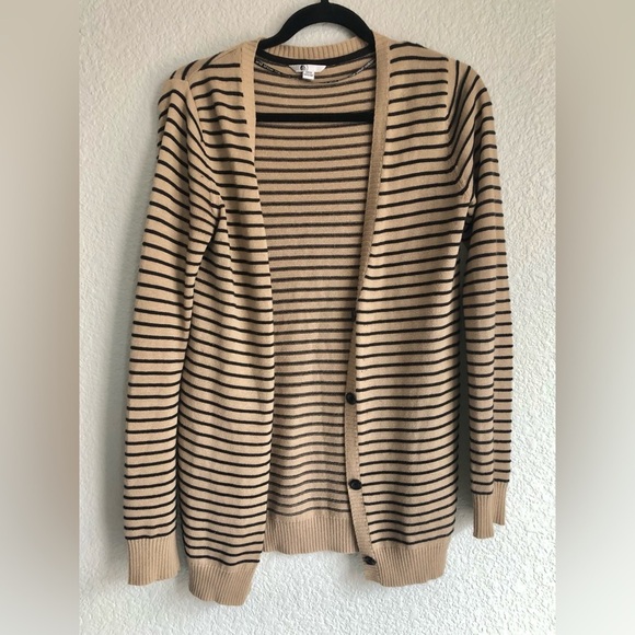 Volcom for keeps striped tan and black small cardigan with 4 buttons - Picture 3 of 6